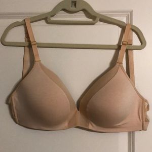 Lively All Day Deep V No Wire NWOT